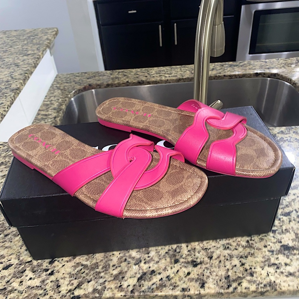 Coach Logo Sandals 💖